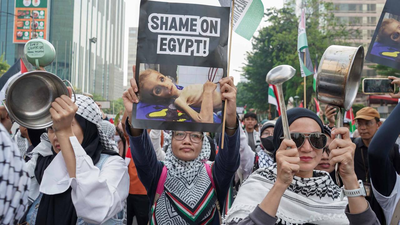 FOTO: Ribuan Warga Longmarch Bela Palestina, Kecam Genosida di Gaza