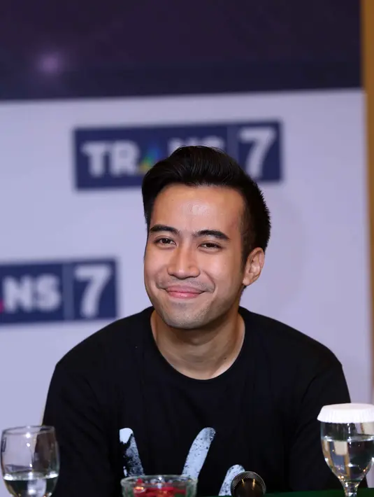 Vidi merupakan salah satu diantara nama penyanyi muda yang ikut ambil bagian untuk mengaransemen ulang lagu-lagu lawas selain Fatin Shidqia, Gita Gutawa, The Overtunes, CJR, Yuka Tamada, Maruli Tampubolon, dan Jebe Petty. (Nurwahyunan/Bintang.com)