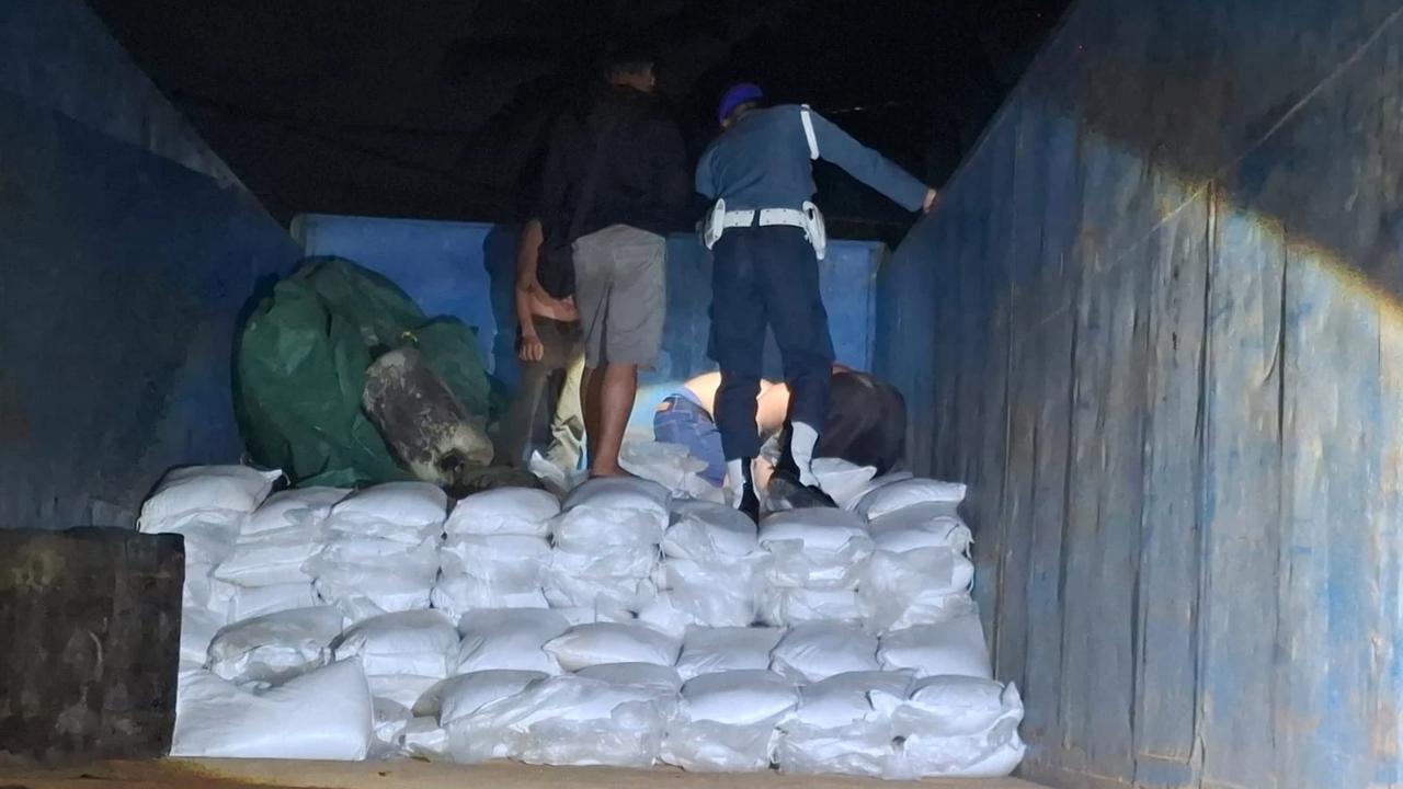 TNI AL Gagalkan Pengiriman 200 Ton Bijih Timah dan Mineral Ilegal