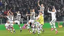 Pemain Juventus meluapkan kegembiraan setelah mengalahkan Inter Milan 3-0 pada leg pertama semifinal Coppa Italia di Stadion Juventus, Turin, Kamis (28/1/2016) dini hari WIB. (EPA/Andrea Di Marco)