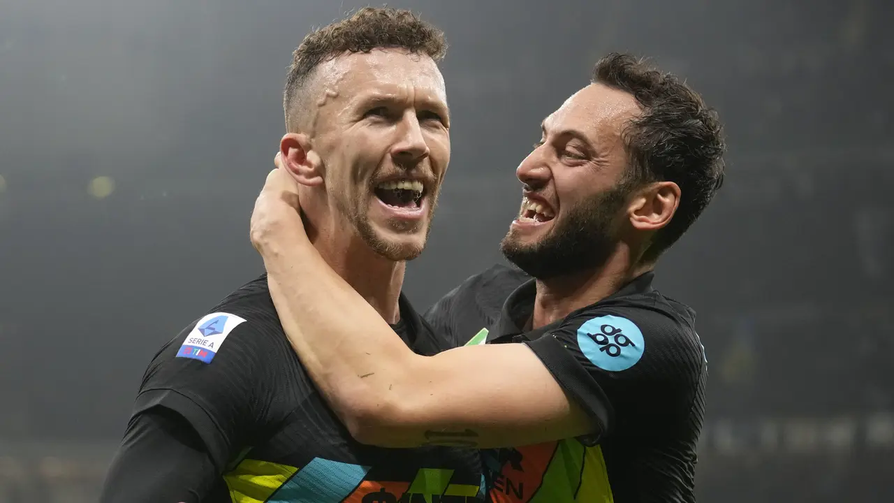 Foto: Duel Sengit, Inter Milan Akhiri Catatan Unbeaten Napoli
