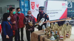 Selain untuk menghasilkan devisa, ekspor produk kopi olahan Indonesia sebesar 4,82 ton juga menjadi barometer eksistensi produk kopi olahan nasional di pasar internasional. Ekspor kopi ke China ini merupakan bukti eksistensi perusahaan dengan dukungan dari berbagai pihak. (Liputan6.com/HO/Barek)