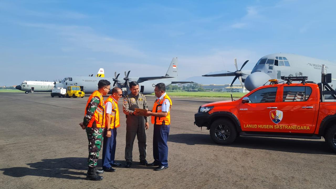 Lanud Husein Sastranegara Dukung Kegiatan Penerbangan Demo Udara HUT ke-79 TNI