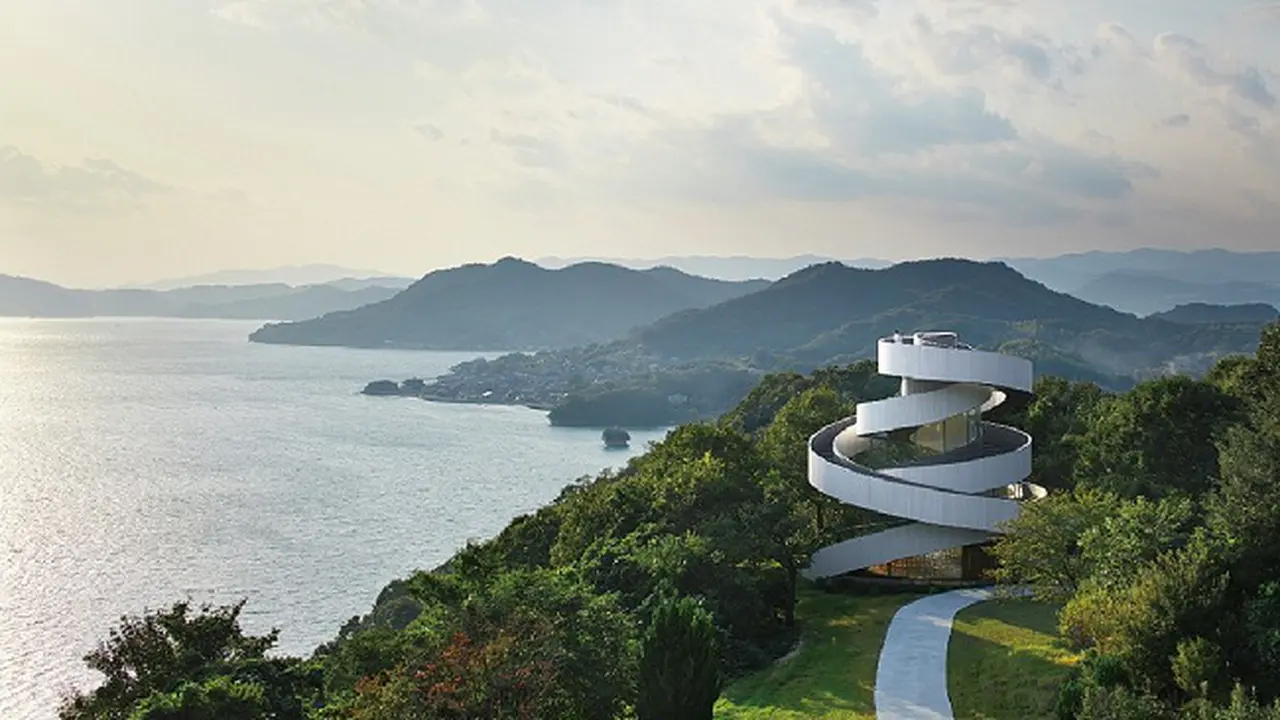 WAF Ribbon chapel, jepang