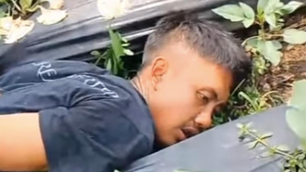 ⁠Tampang Pelaku yang Membegal & Menusuk Driver Ojol, Begini Nasibnya Setelah Ditangkap