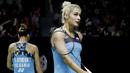 Ganda putri Bulgaria, Gabriela Stoeva, kelelahan saat melawan ganda Indonesia pada Indonesia Masters 2019 di Istora Senayan, Jakarta, Rabu (23/1). Stoeva bersaudara gagal lolos ke babak kedua. (Bola.com/M. Iqbal Ichsan)