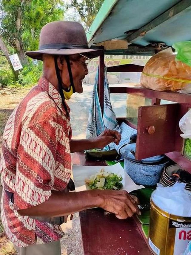 Pandangan Sudah Kabur Kisah Kakek Penjual Gado gado 