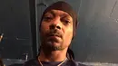 "Kim sangat marah karena Snoop Dogg terus-terusan menyerang dia dan Kanye. Namun ia tak ingin memberikan komentar apapun," ujar sumber. (instagram/snoopdogg)