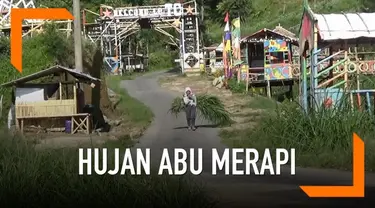 Hujan abu terjaadi di sekitar daerah Boyolali, Jawa Tengah. Abu berasal dari semburan lava pijar Gunung Merapi.