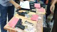 Penampakan Barang Bukti Kasus Ferdy Sambo Cs, Banyak Senjata Api