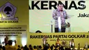 Wapres Jusuf Kalla atau JK memberi sambutan dalam Rakernas Partai Golkar di Jakarta, Kamis (22/3). JK memberi pengarahan kepada seluruh kader Partai Golkar. (Liputan6.com/JohanTallo)