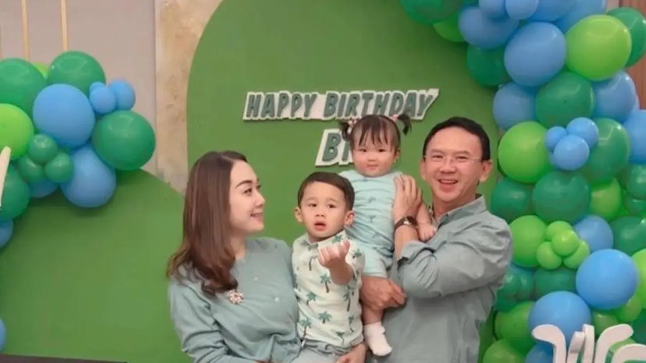 6 Potret Ahok Rayakan Ulang Tahun ke-56 Bareng Istri dan Anak, Kompak Kenakan Busana Serba Hijau Sage