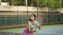 Sama seperti Dian Sastro, Kirana Larasati juga menjadikan tenis lapangan sebagai salah satu olahraga favoritnya. (instagram.com/kiranalarasati)