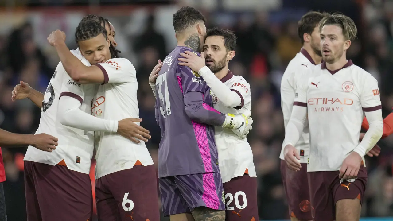 Foto: Taklukkan Luton Town Tanpa Erling Haaland, Man City Akhiri 4 Laga Beruntun Tanpa Kemenangan di Liga Inggris
