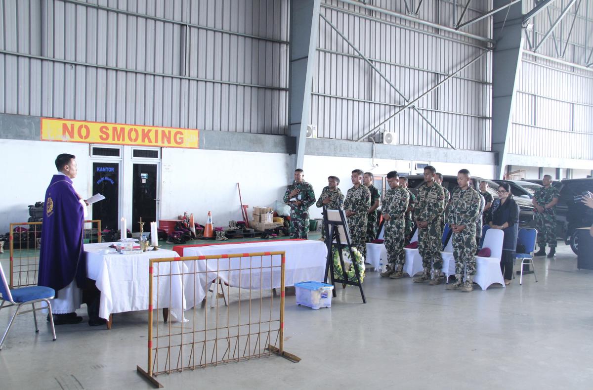 Korps Marinir TNI AL Lepas Jenazah Tiga Prajurit Korban Longsor Cisarua Bandung