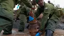 Menurut KWS, populasi badak hitam saat ini mencapai sekitar 966 ekor, naik dari 240 ekor pada 1984, berkat ditingkatkannya perlindungan dari pelaku perburuan liar. (AP Photo/Brian Inganga)