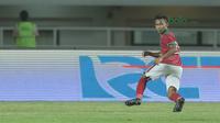 Pemain Timnas Indonesia U-23, Osvaldo Haay saat melawan Bahrain pada laga PSSI Anniversary Cu 2018 di Stadion Pakansari, Bogor, (26/4/2018). Bahrain menang 1-0. (Bola.com/Nick Hanoatubun)