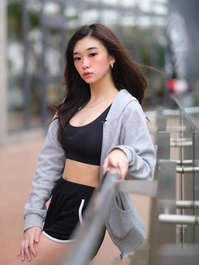 Selebgram Livy Renata (ist)