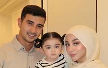 Disebut Mirip Boneka, ini Foto-foto Terbaru Guzel Anak Ali Syakieb dan Margin Wieheerm yang Cute Banget!