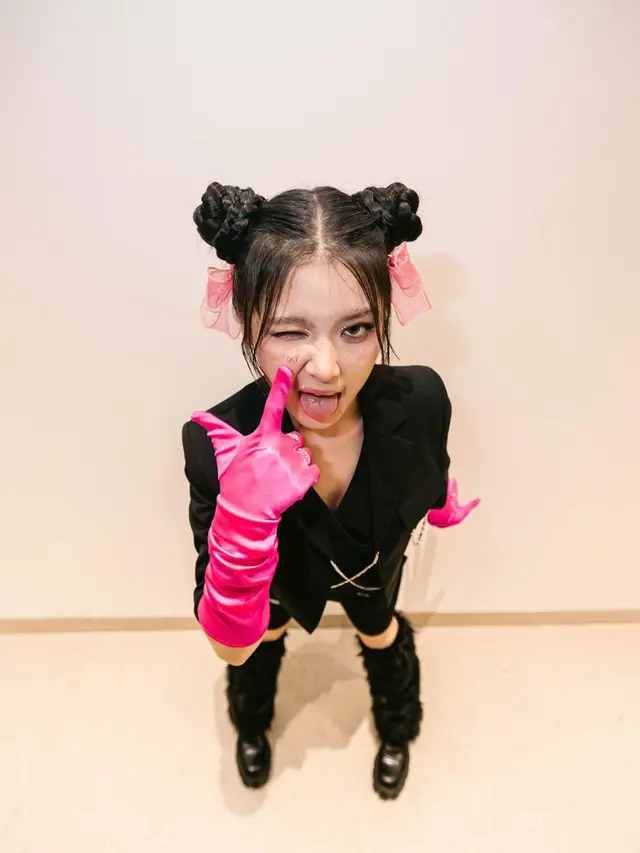 Awali 2026 Sepanggung Minho SHINee, Tiara Andini Tampil Menawan dengan Makeup Karya Sendiri