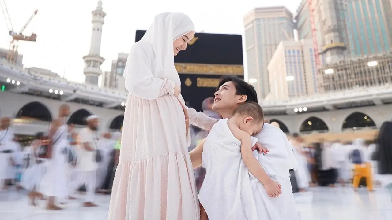 [Fimela] Rey Mbayang dan Dinda Hauw