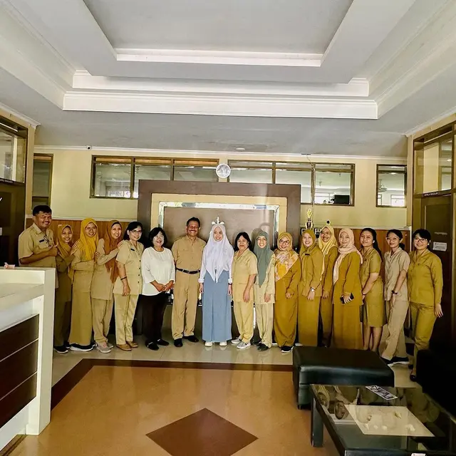 Potret Putri Ariani Lulus dari Bangku SMA, Ucapkan Terima Kasih kepada Para Guru