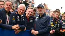 Sempat beredar kabar bahwa keputusan Adrian Newey untuk meninggalkan Red Bull karena merasa tidak nyaman dengan kondisi internal tim, yang berawal dari saga seputar investigasi dugaan perilaku tak pantas yang melibatkan Team Principal, Christian Horner. (AFP/Getty Images/Dan Mullan)