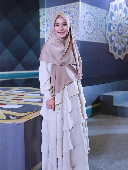 Ditemui di Gandaria City, Jakarta Selatan, Jumat (15/7/2016), Puput tidak menampik dirinya sempat mengalami gonjang ganjing dalam rumah tangganya dengan Guntur Bumi. (Galih W. Satria/Bintang.com)