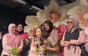 Ultah ke-30, Prilly Latuconsina Dapat Kado Adopsi Orangutan dari Fans