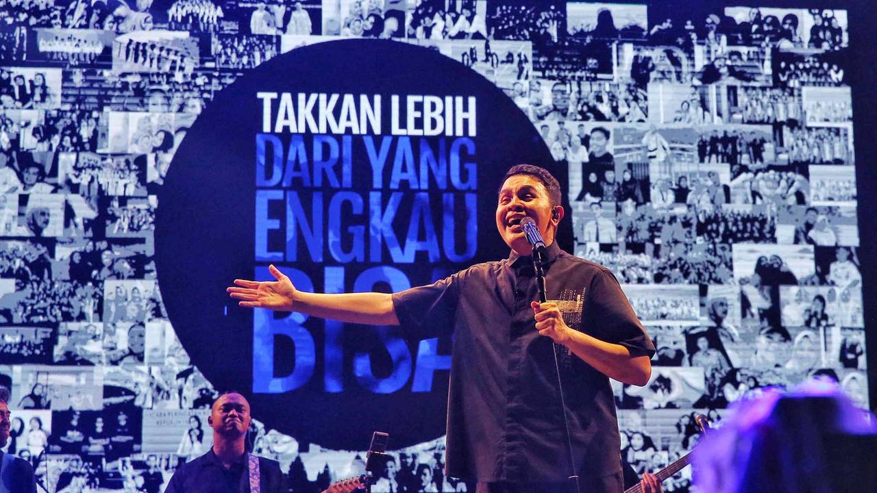 FOTO: Penampilan TULUS Menghibur Ribuan Pengunjung KapanLagi Buka Bareng BRI Festival 2025