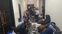 Buruh Geruduk Rapat Penetapan Upah Minimum Sulsel, Paksa Masuk Ruangan