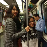 Jangankan lihat Ira Koesno langsung, baru lihat fotonya saja mata kamu pasti nggak berkedip deh, cantik banget! (via: Instagram)