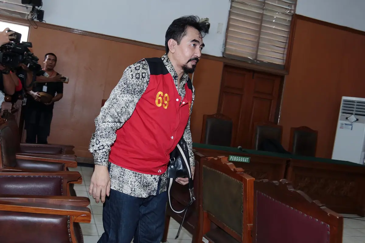 [Bintang] Gatot Brajamusti