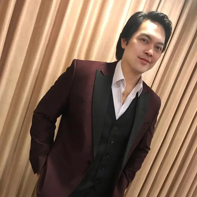 Hampir kepala 4, Ini 5 Potret Donnie Eks Ada Band yang Awet Muda