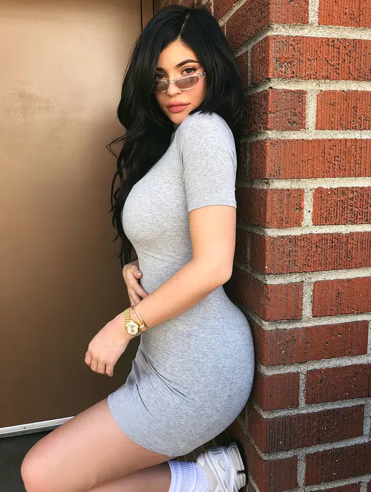 Seperti yang sudah diketahui, Kylie Jenner tak lagi mengunggah foto Stormi karena banyak komentar yang mengancam akan menculik bayinya. (instagram/kyliejenner)