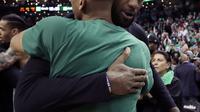 LeBron James saat melawan Boston Celtics, pada babak Final NBA wilayah timur, Sabtu (26/5/2017) (AP Photo/Elise Amendola)