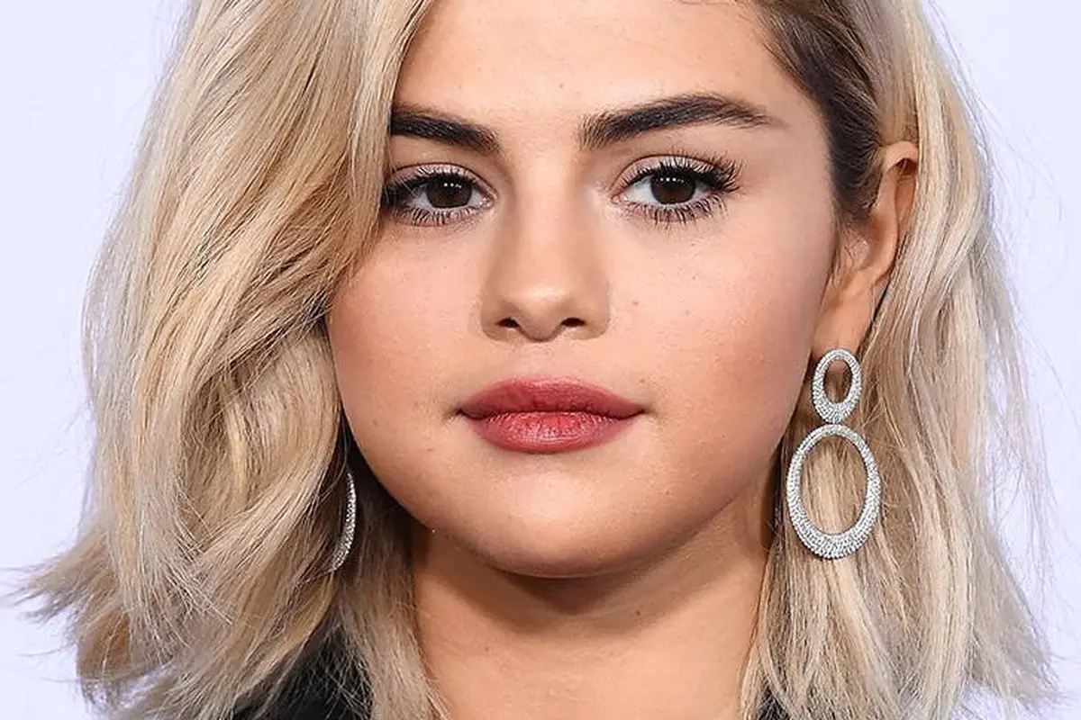 [Bintang] Tutupi Wajah Bulat dengan Gaya Rambut yang Effortlessly Stylish Ini