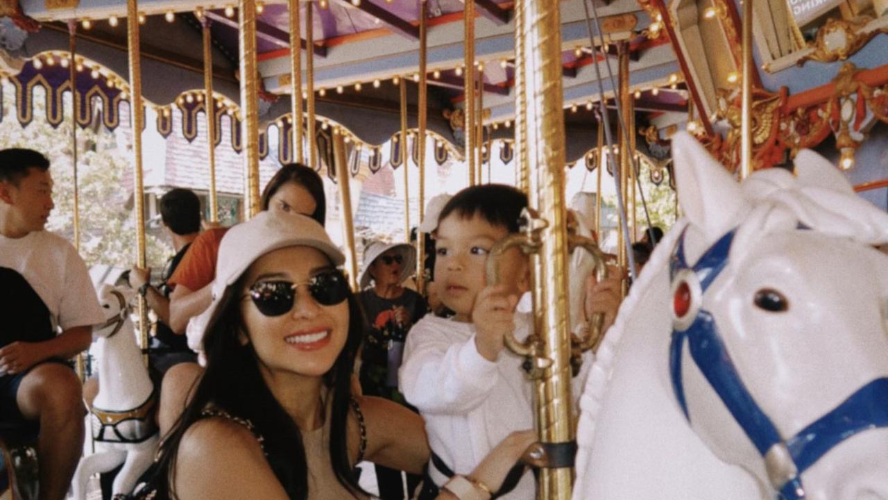 7 Potret Issa Anak Nikita Willy Jalan-Jalan di Amerika, Bikin Gemas Minta Difoto Bareng Sang Ayah