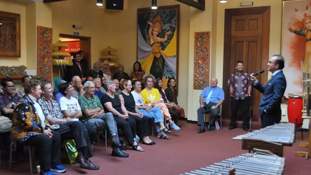 Duta Besar RI untuk Selandia Baru Tantowi Yahya saat membuka acara Angklung Workshop di KBRI Wellington, Selandia Baru pada 1 Maret 2018 (sumber: KBRI Wellington)