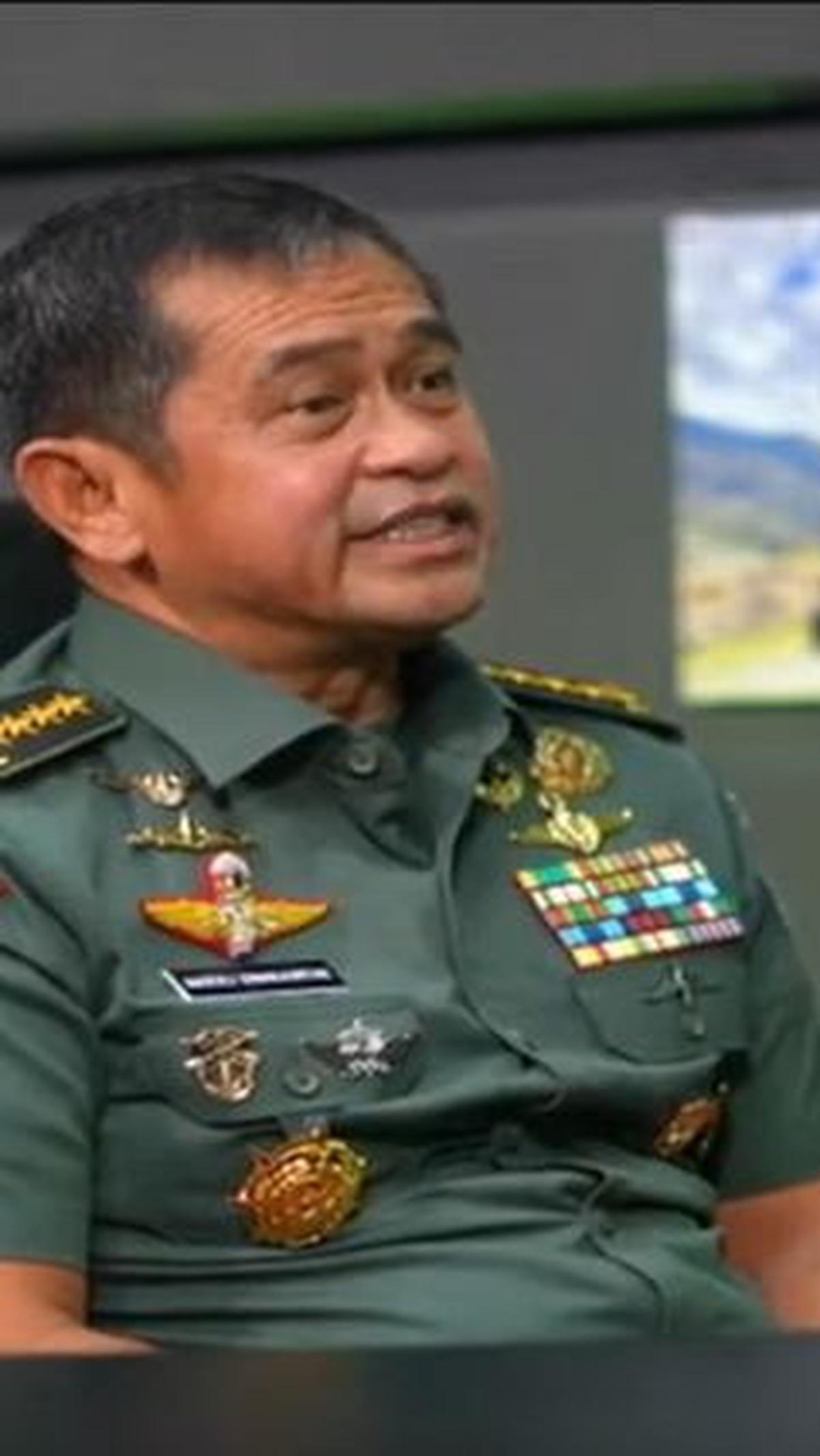 "Itulah yang kadang-kadang saya pikir di daerah-daerah juga kita perlu sosialisasi yang baik gitu," tutupnya. <br>