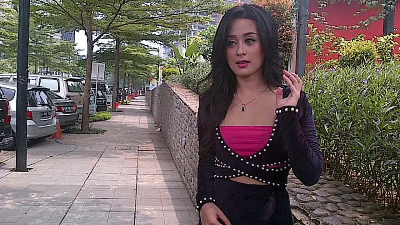 Gapai cinta Selvi, Bopak Castello Bersikap Romantis
