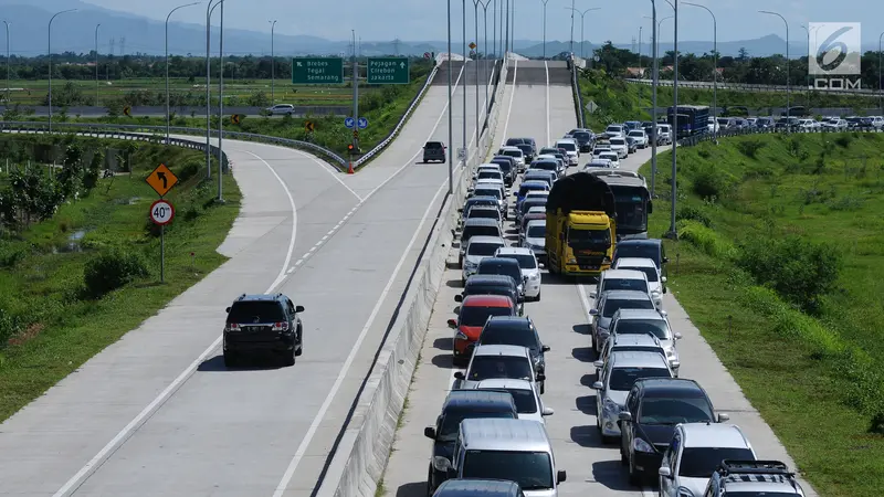 Pengalihan Arus, Pintu Tol Brebes Barat Padat