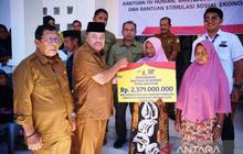 Pemkab Nagan Raya Salurkan Bansos Rp9,8 Miliar untuk Korban Bencana, Bukti Kehadiran Negara