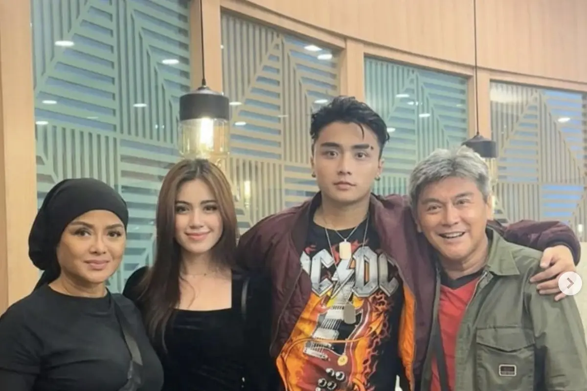 Potret Betharia Sonata dan keluarga (Sumber: Instagram/official.bethariasonata)