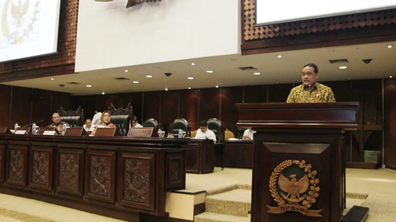 Sidang Paripurna ke-4 di Nusantara IV Komplek Parlemen Senayan Jakarta.