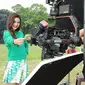 Proses syuting Mikha Tambayong saat menjadi bintang iklan Sido Muncul Tolak Linu/Stella Maris