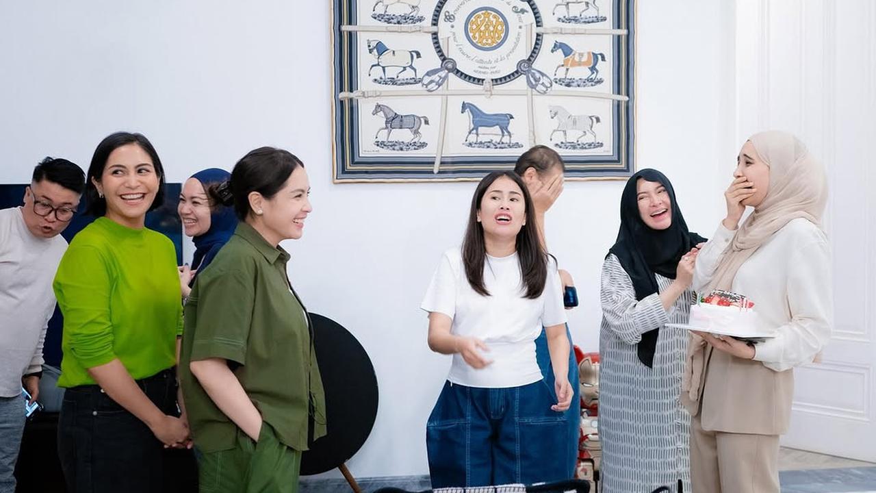 Setelah Dirayakan di Bali, Zaskia Sungkar Kembali Dapat Kejutan Ulang Tahun