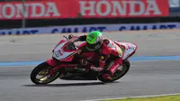 Pebalap Astra Honda Racing Team, Gerry Salim, finis ketiga pada kualifikasi Asia Road Racing 2017 kelas Asia Production 250 di Sirkuit Buriram, Thailand, Jumat (1/12/2017). (Astra Honda Racing Team)