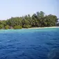 Pulau kecil ini luasnya rata-rata kurang dari 2.000 km2, sehingga saat awan tebal menutupi, pulau tidak bisa tampak dengan baik.
