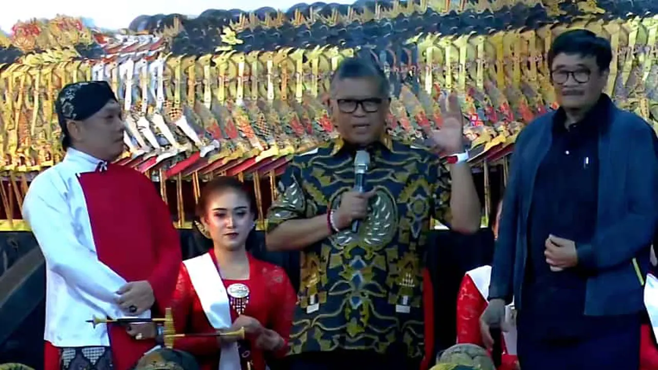 Dewan Pimpinan Pusat (DPP) PDI Perjuangan menggelar pagelaran wayang kulit di Kompleks Masjid At-Taufiq, Lenteng Agung, Jakarta Selatan, Jumat (7/11/2025) malam (Istimewa)